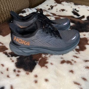 Hoka One One (Clifton 8)